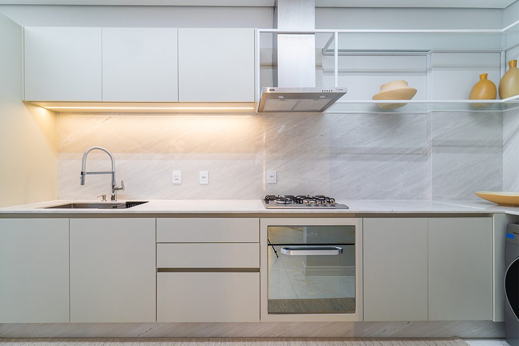 Barra View Residences — Decorado: cozinha
